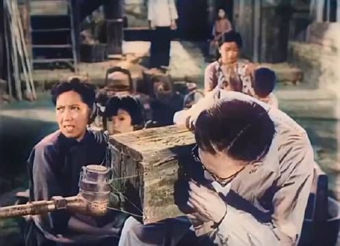 这片段,似曾相识!这片段应该比功夫早吧!