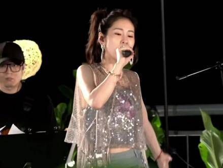 “只要心有灵犀,即便身处不同世界也能相拥” 张碧晨