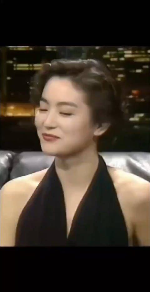 好久不见的张曼玉,她们那个年代的港台女明星个个都是美丽大方、星光四射…