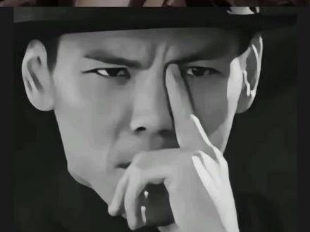 一本正经地演戏，的演技炸裂，眼神戏超赞