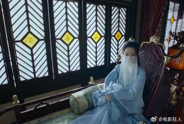 锦觅想起主动的自己,有些害羞