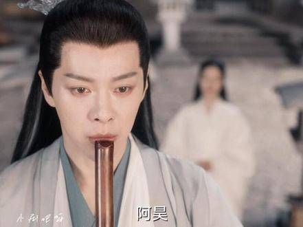 他为了拯救师父,不惜堕入魔道与众人对立,历经三万年后…