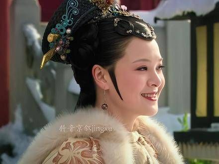 原来为了符合人物曹贵人的设定,特意扮丑扮老!但还是觉得她很美呀