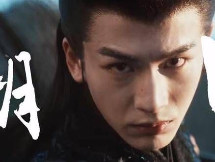 这是哪位在打哪位?七个人打架,这吊威亚难道不会拉错或者打结吗?