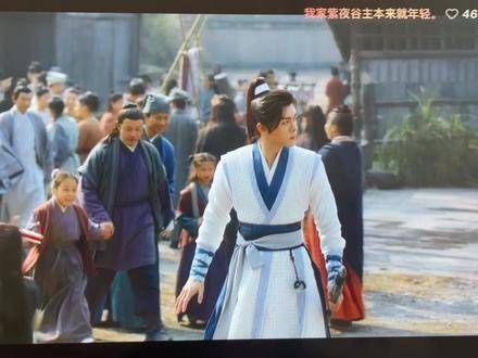 七夜雪导演真会拍！气场超强！在人群中一眼就认出了对方