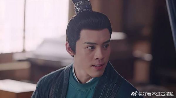 顾九思拿出全身家当孝敬官长,官长怒斥:打发要饭的呢!