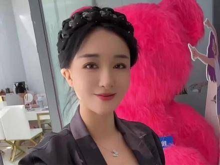 张晚意再掀热潮,再度登上热搜 推出新热剧,他四个月内连出三部古装剧…