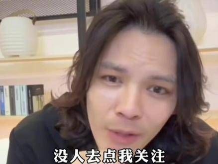向佐回应网友模仿摸鼻梁:自己也感到很开心…