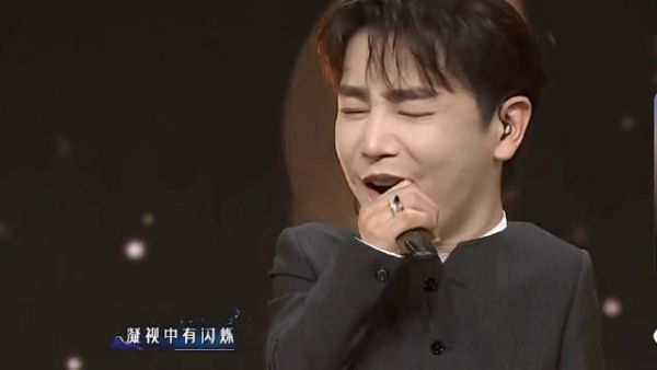不是为啥啊,有两专业歌手在却把高音分给演员 ,孙坚破音你们都脱不了干系