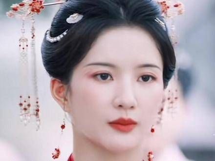 “待到铁蹄踏破雁门之时,我定会携着这抔故土,迎接您回归故国,重返故都”