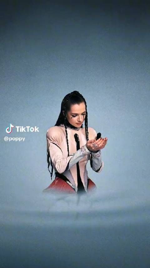 罂粟妹Poppy新单Crystalized预告,10月15日发行!@胡萝卜音乐