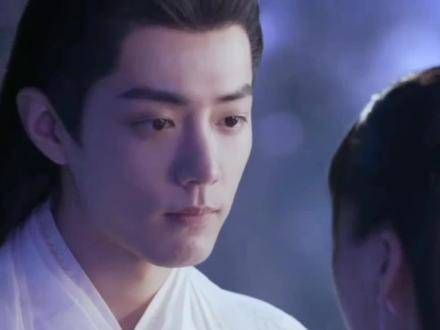 “爱我,你害怕了吗?”