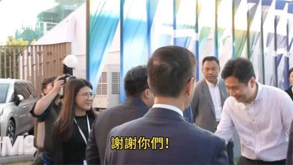 TVB从小看到大,想当年港影爆火的时候,一口一个“阿sir”…