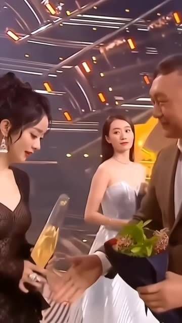 获奖,再遇 冯绍峰,心中竟无半点涟漪,而他脸上的表情却让人倍感心酸!