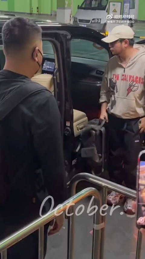天啦噜!万万没想到肖战的《得闲谨制》今天杀青啦,也太激动了吧!