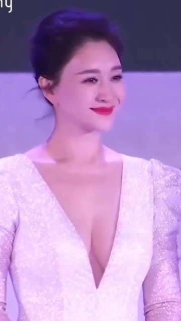 颜值爆表,状态满分!气质美女 完美身材 真的是美得不可方物, 李小冉