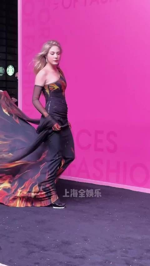 谷爱凌现身红毯,风采不亚于女明星
