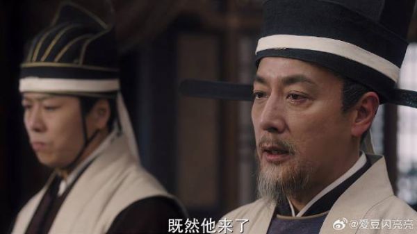 周生辰在城外驻扎,朝臣人心惶惶,凗广献毒计逼他进城