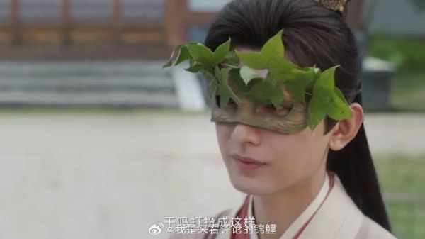 方小宝害怕被认出来 让李莲花戴上面具，下秒变二傻子了