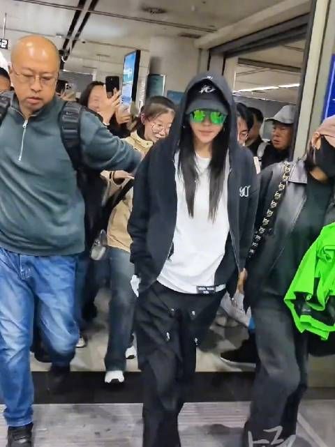 咱就是说于文文配上这个bgm也太帅了吧!