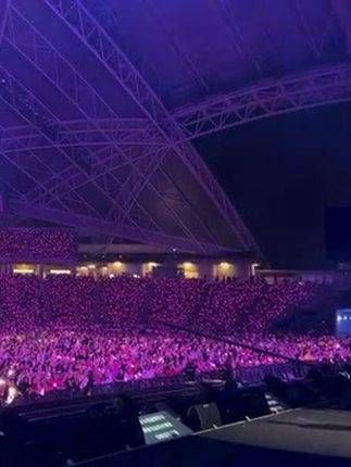 发文:Day2 Singapore 你们听得开心,我也唱得开心…