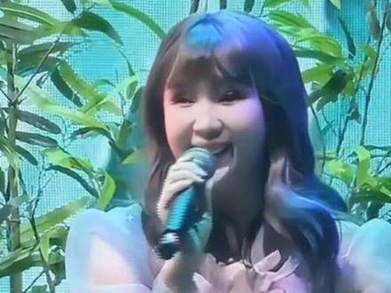 在杭州站的演出,特别喜爱小蝶的这段话:我们是伴着成长的一代…