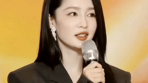 李沁:时隔多年再次回到这个舞台,非常感动,也非常感恩…