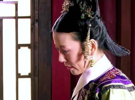 《甄嬛传》礼仪细节:向华妃请安时…