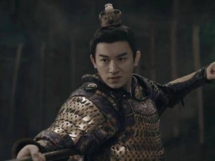 世家显赫,少年英姿勃发,些许傲骨何妨?