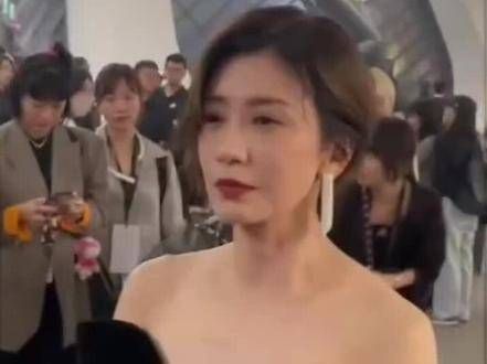 短发的贾静雯,真美
