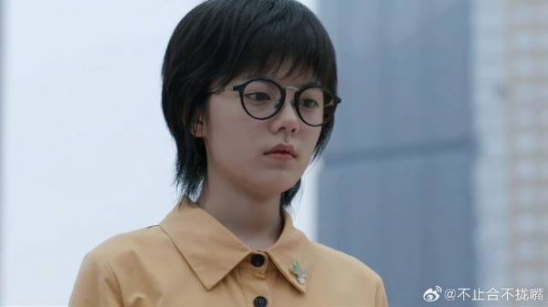 妙妙和闺蜜吵架,谁知闺蜜拿出她爸爸照片,妙妙傻眼了