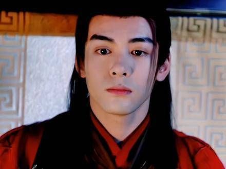 这么吸引人的眼神,小石头真是让人忍不住多看几眼
