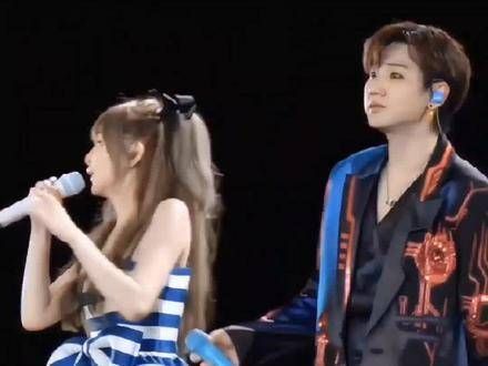 汪苏泷与王心凌在南京的演唱会，两位甜姐同台献唱《大眠》