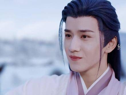 因为前两次向她求助她都婉拒了,第三次却主动伸出援手…