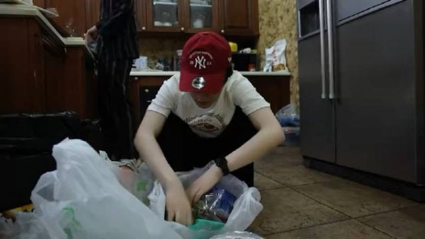 登陆少年烧烤vlog更新!深夜放饭，一起准备食材BBQ， 温暖又惬意!