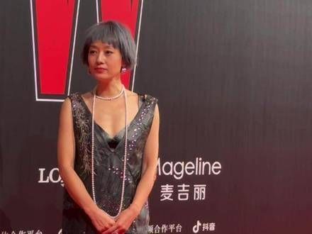 女强人夜东京老板娘玲子,今日真是珠光宝气呢, 马伊琍