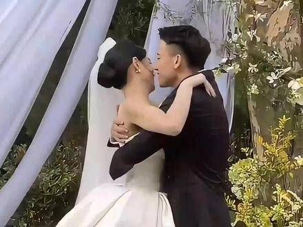 章若楠的妹妹章若瑶大婚,姐妹花同框引发关注,幸福满满!