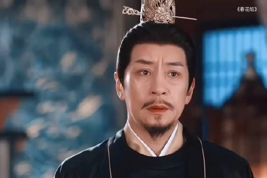 皇帝心疼和亲公主，言明她以后不必殉葬，还说治理国家无需牺牲女性和亲…