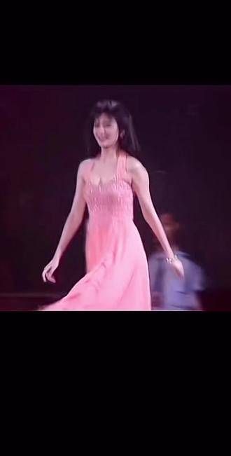 1991年的张学友演唱会上,关之琳的短暂露面却令人难以忘怀…