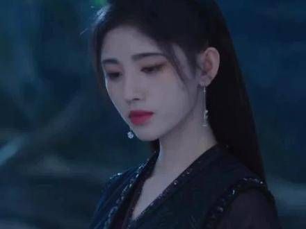 感觉他对脸蛋情有独钟,明明性格上完全不同