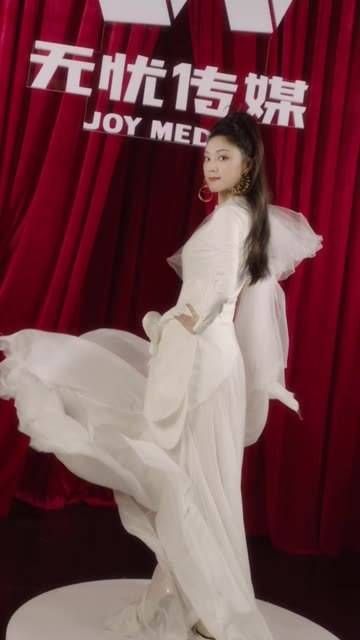 美一下~ 王小玮 格莱美慢镜头 格莱美