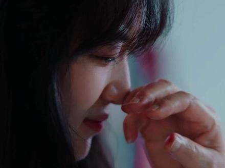 姥姥对孙女的关爱总是在生活的点滴中体现,孙千 生活