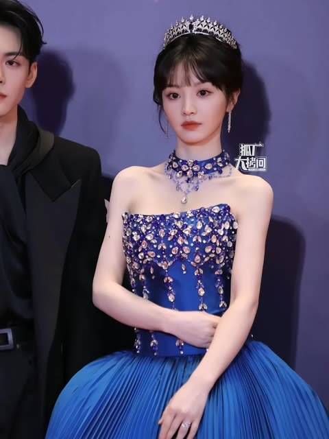 千金小姐与少爷华丽现身！
