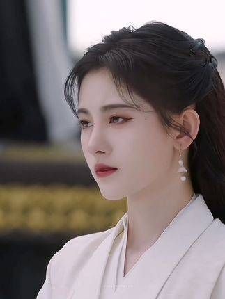 “这简直是仙女下凡,淡妆浓抹皆宜”不仅颜值高,歌声也动听…