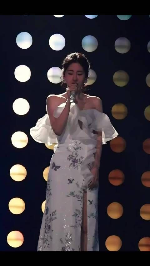 “他说你所有的美丽,都不及初见时的那份心动”