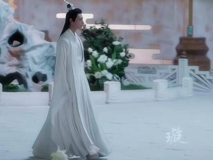 夜里有腐烂的梦,梦中有想见的人...