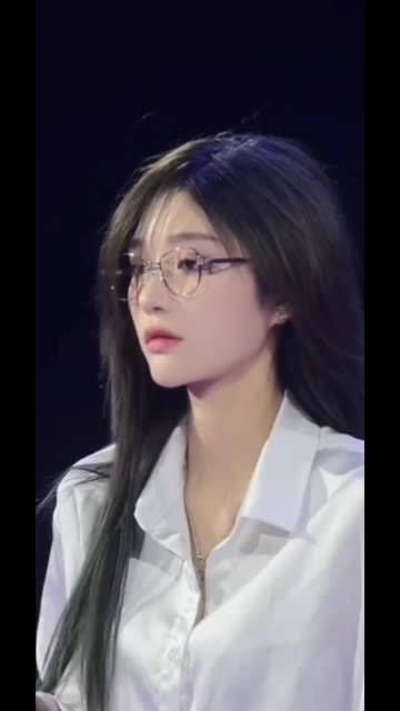 王奕篇,10秒内能否不动心? 王奕 10秒不心动挑战 SNH48