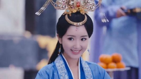嫡女长的倾国倾城,皇子却一眼看中庶女