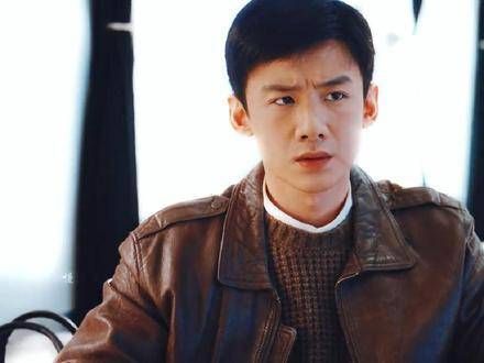 师徒两人一交流,黑脸汪新登场,配合默契十足