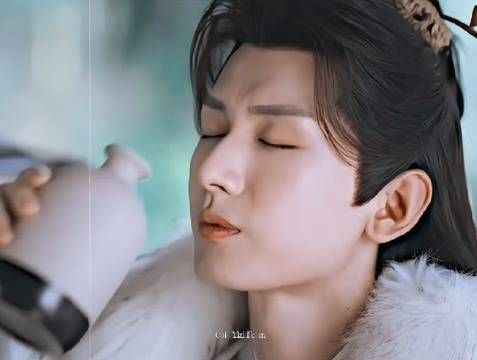 因他自视甚高/导致众人丧命